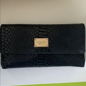 Black Michael Kors wallet